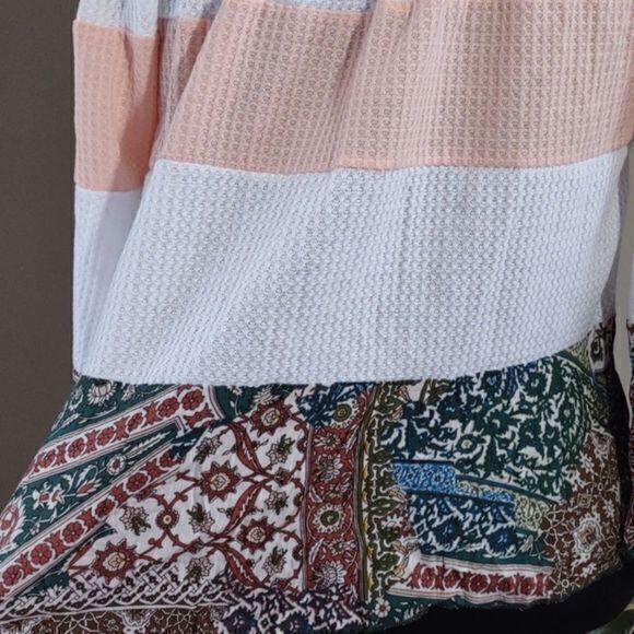 Off Shoulder Neutral Wide Striped Top with Pattern Bottom and Bell Sleeves Sz L - Picture 8 of 11